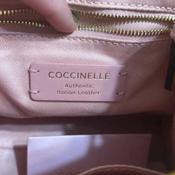 ✨Coccinelle Pebbled Leather Handbag/Crossbody✨NWT $365 - Picture 9 of 9